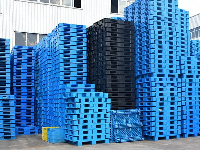 Heavy Duty Plastic Pallets 2 Heavy Duty Plastic Pallets 2
